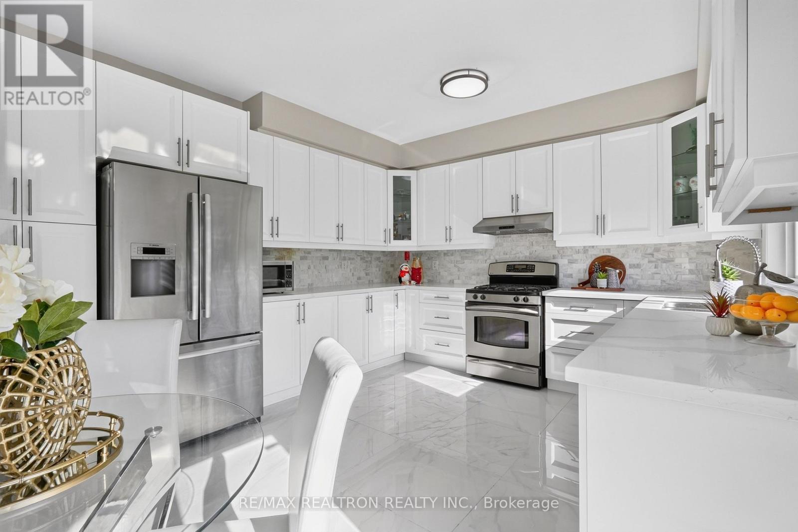 18 CARTER-BENNETT DRIVE - 6