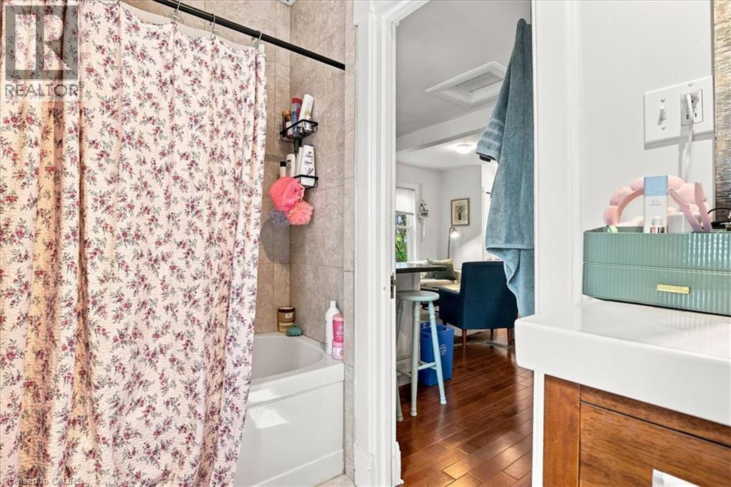 406 DUKE Street W - Image 31