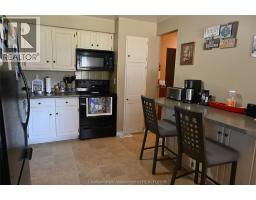 Kitchen - 5 Bernard Avenue East, Ridgetown, ON N0P2C0 Photo 10