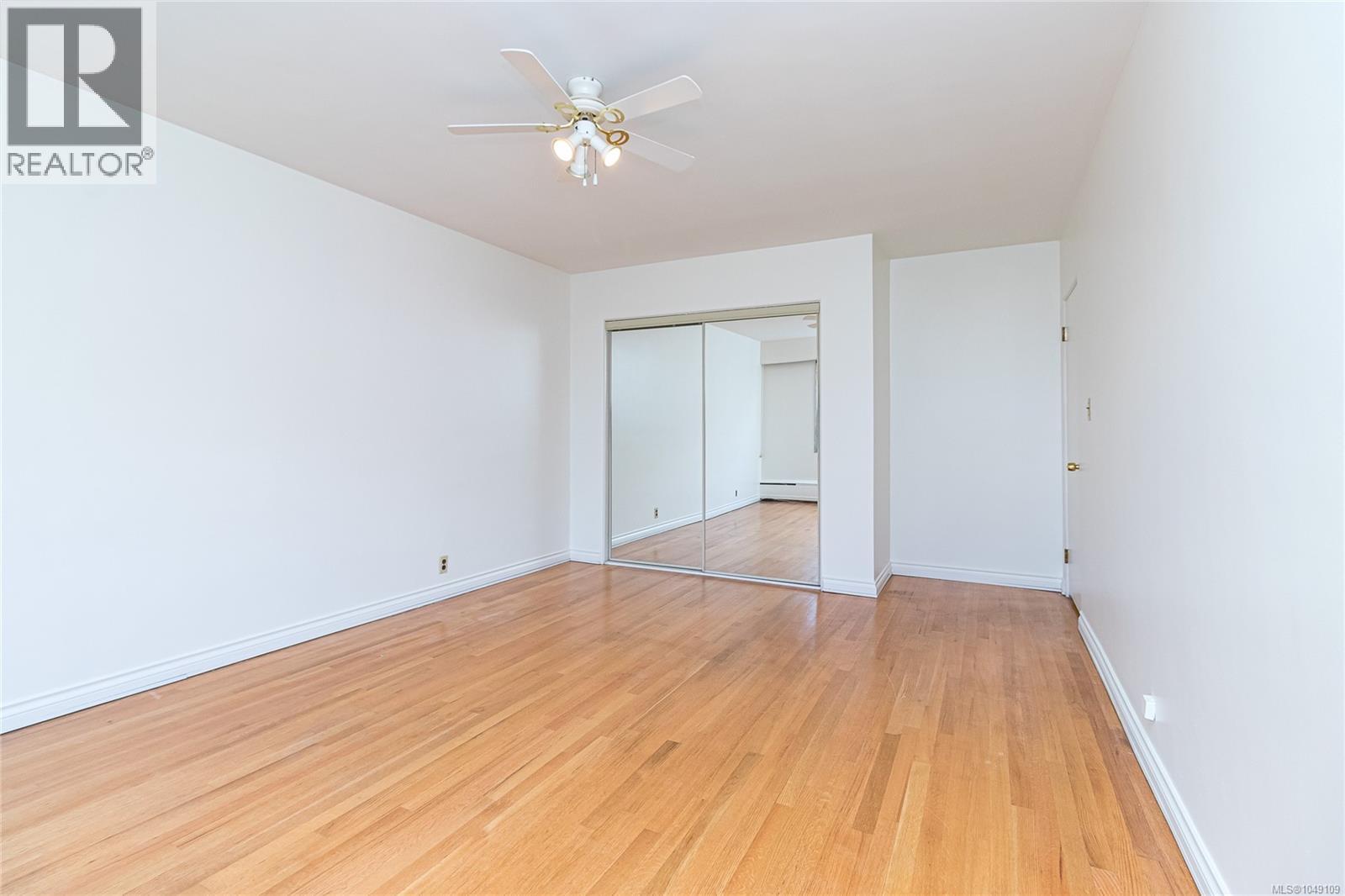 102 1318 Beach Drive, Oak Bay