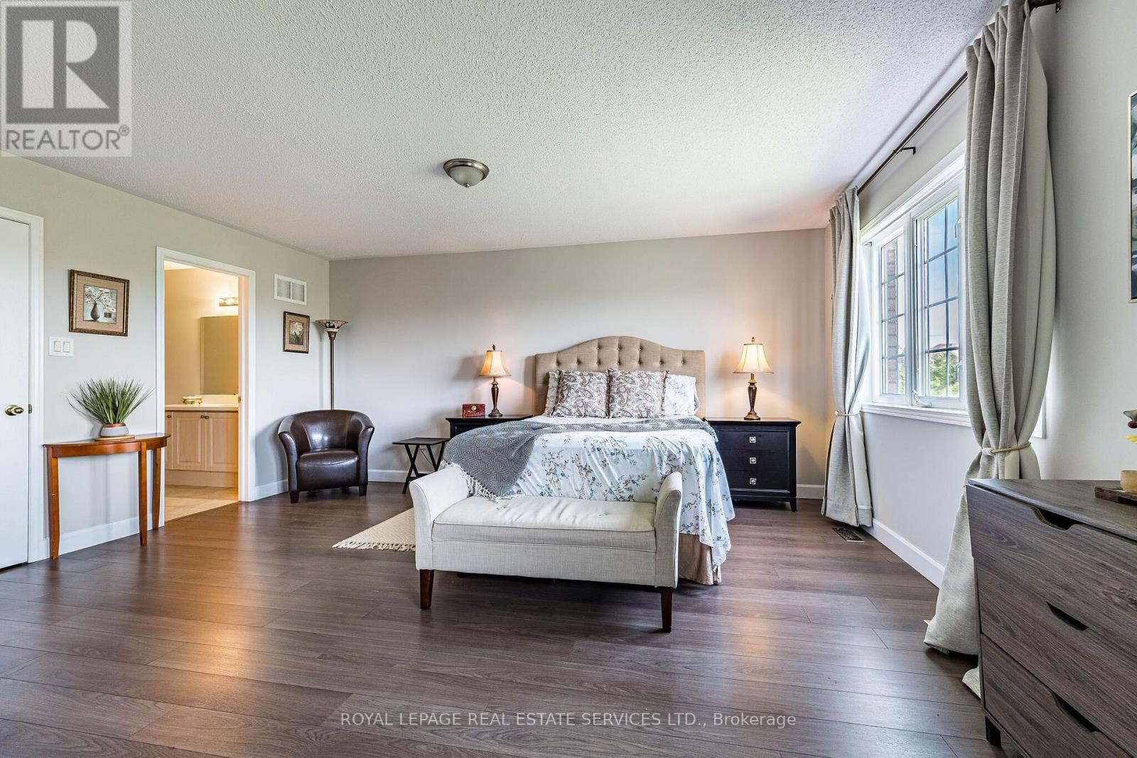 26 BAY BREEZE DRIVE - 34