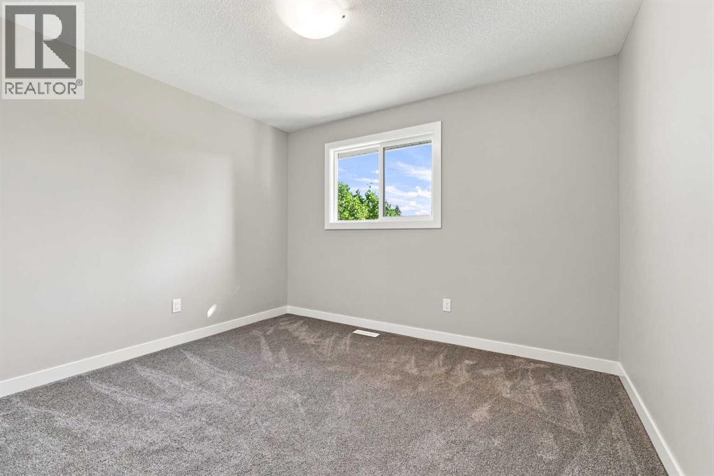 Listing photo – 3237 55 Avenue, Red Deer