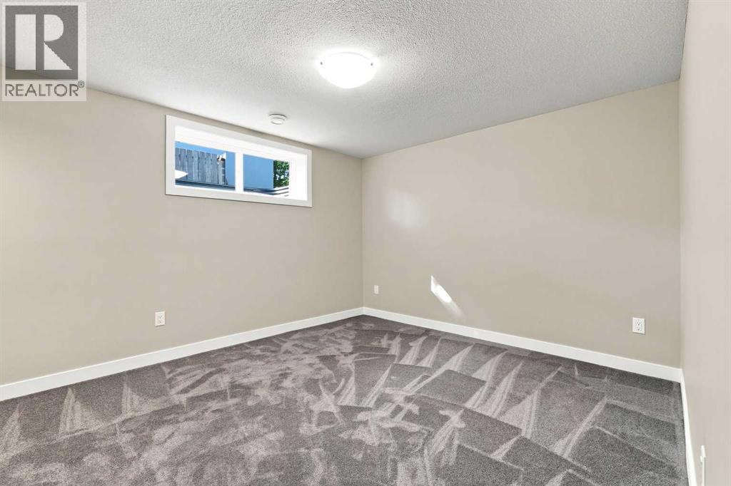 Listing photo – 3237 55 Avenue, Red Deer