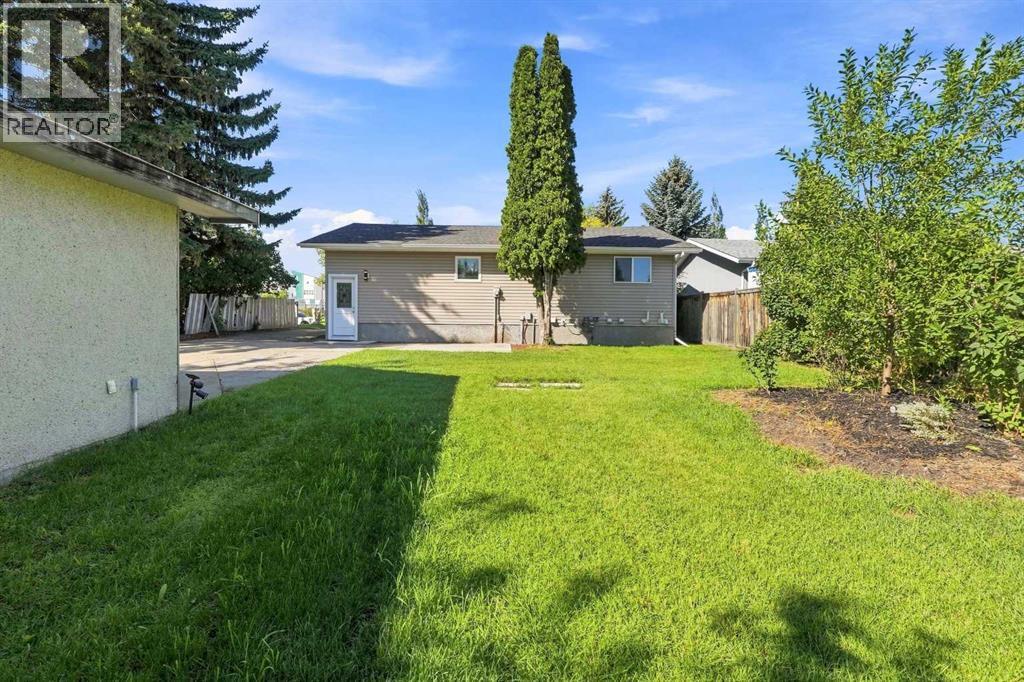 Listing photo – 3237 55 Avenue, Red Deer