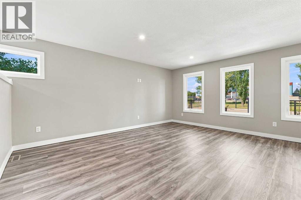 Listing photo – 3237 55 Avenue, Red Deer
