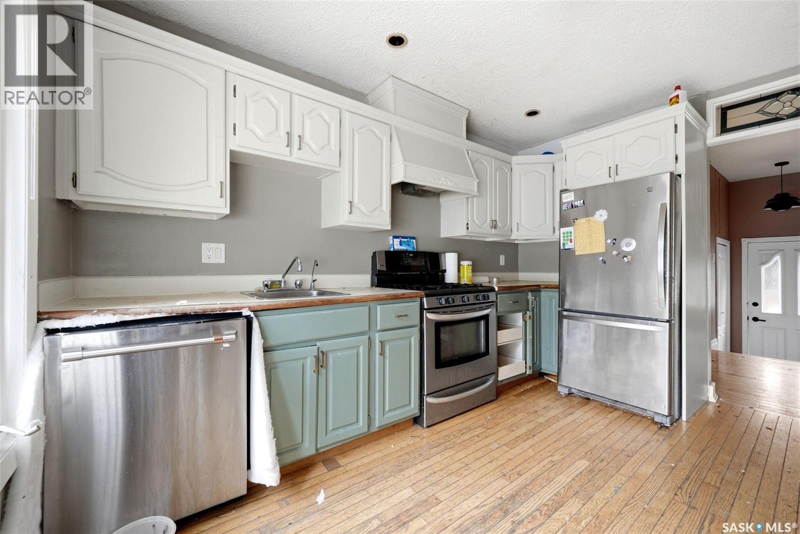3325 29th AVENUE - 11