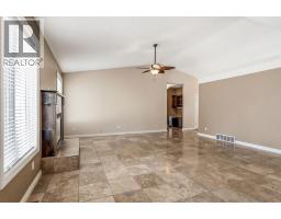 Kitchen - 258 2a Street W, Cardston, AB T0K0K0 Photo 8