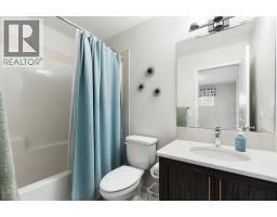 40 Dawson Harbour Villas, Chestermere, AB T1X2A3 Photo 22