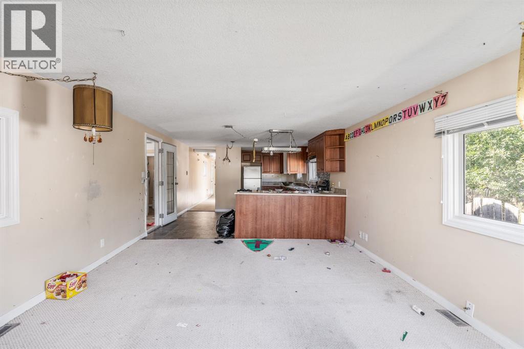 863 2 Street E - 12