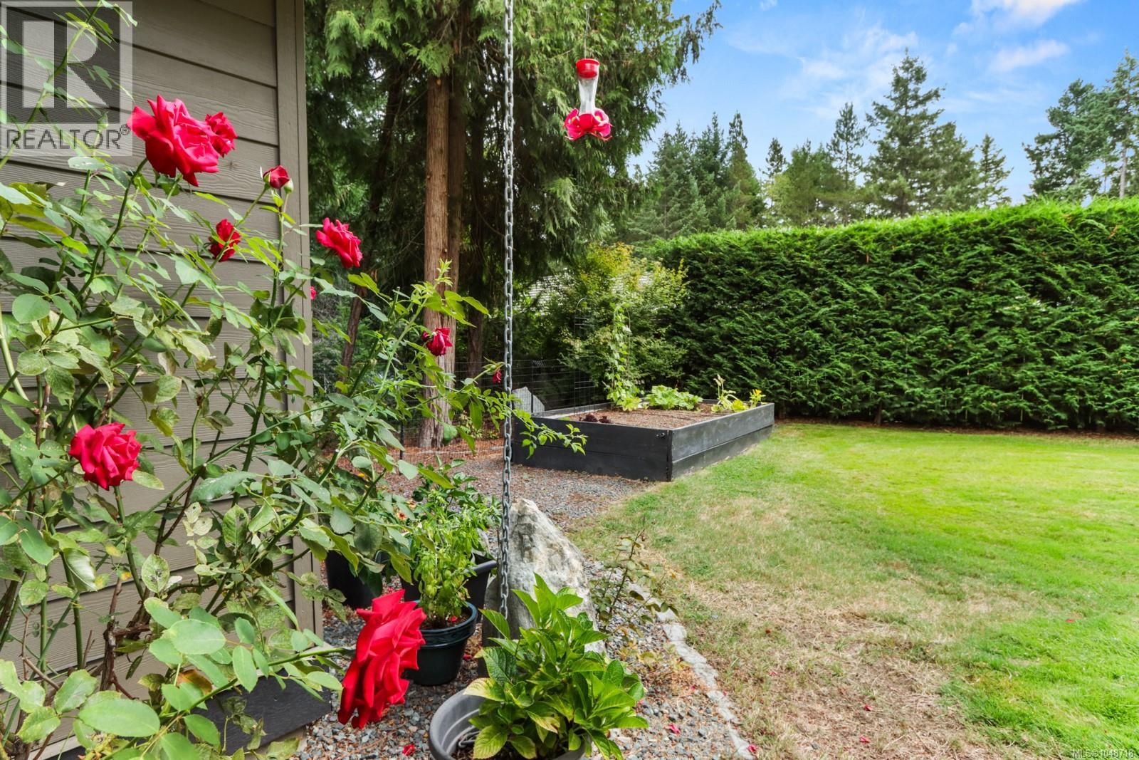 1090 Coldwater Rd, Parksville