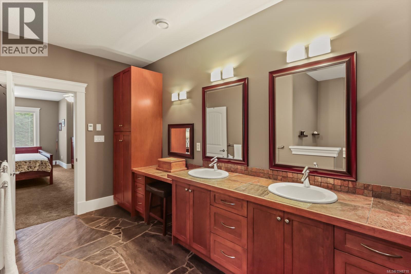 1090 Coldwater Rd, Parksville