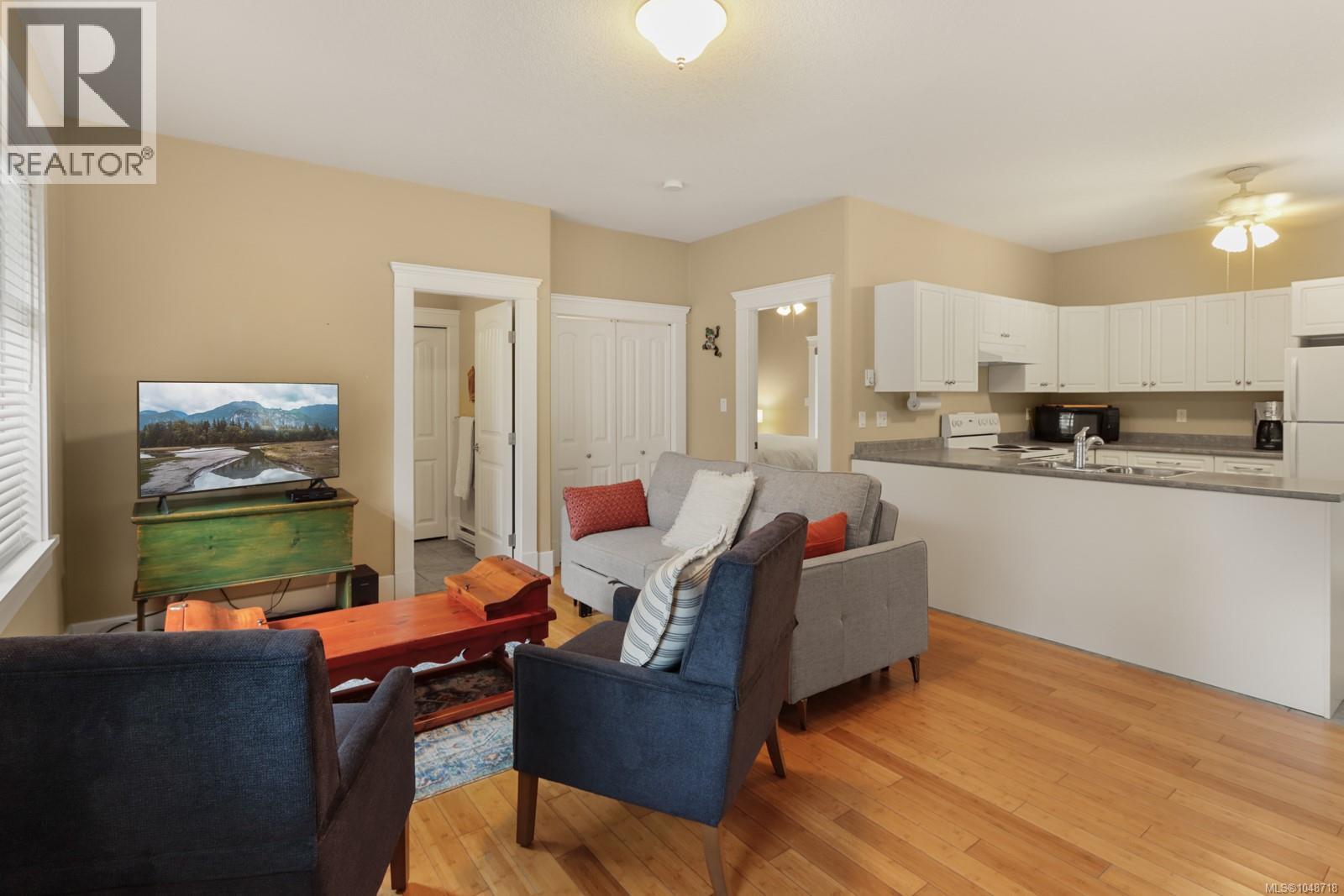 1090 Coldwater Rd, Parksville