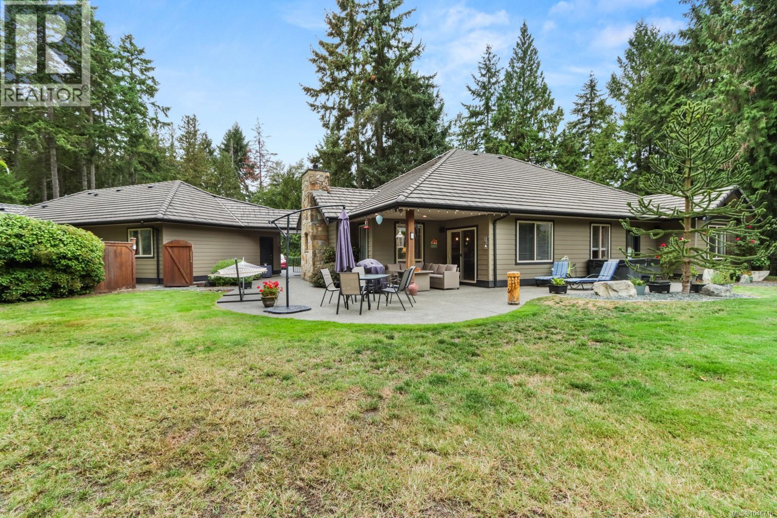 1090 Coldwater Rd, Parksville