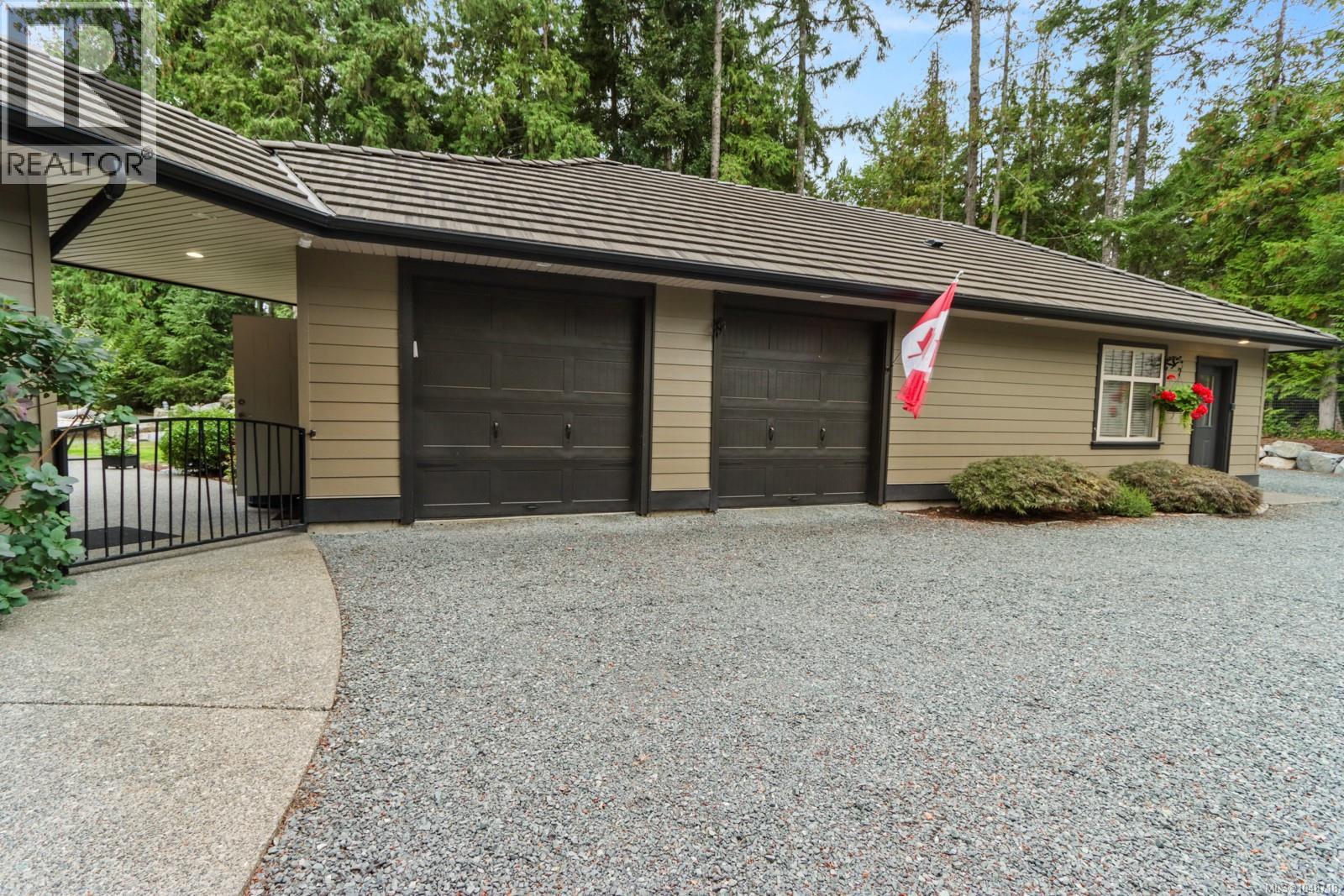 1090 Coldwater Rd, Parksville