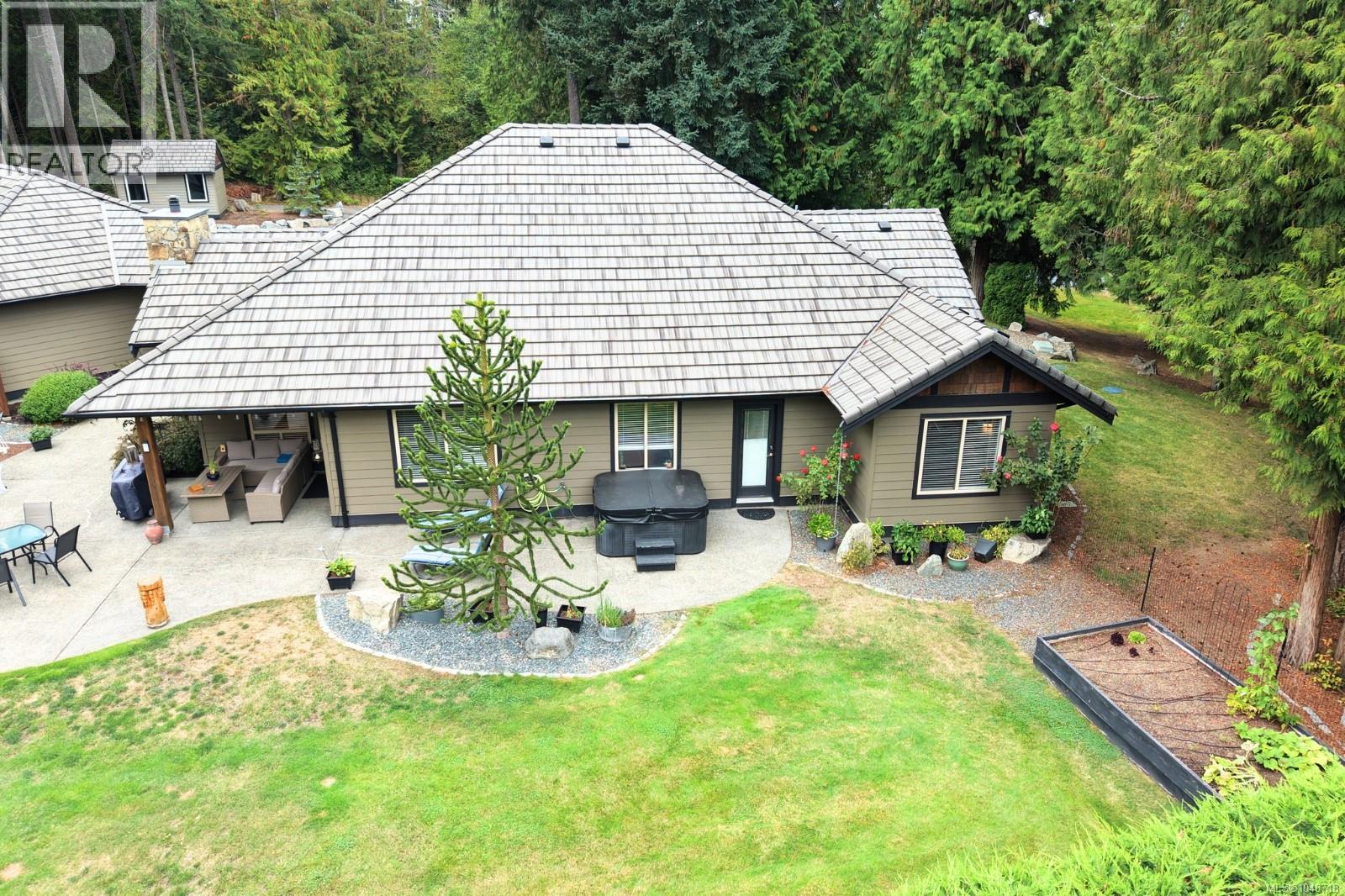 1090 Coldwater Rd, Parksville