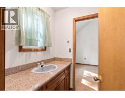 945 Little Mountain Rd, Errington, BC V9P2C3 Photo 32