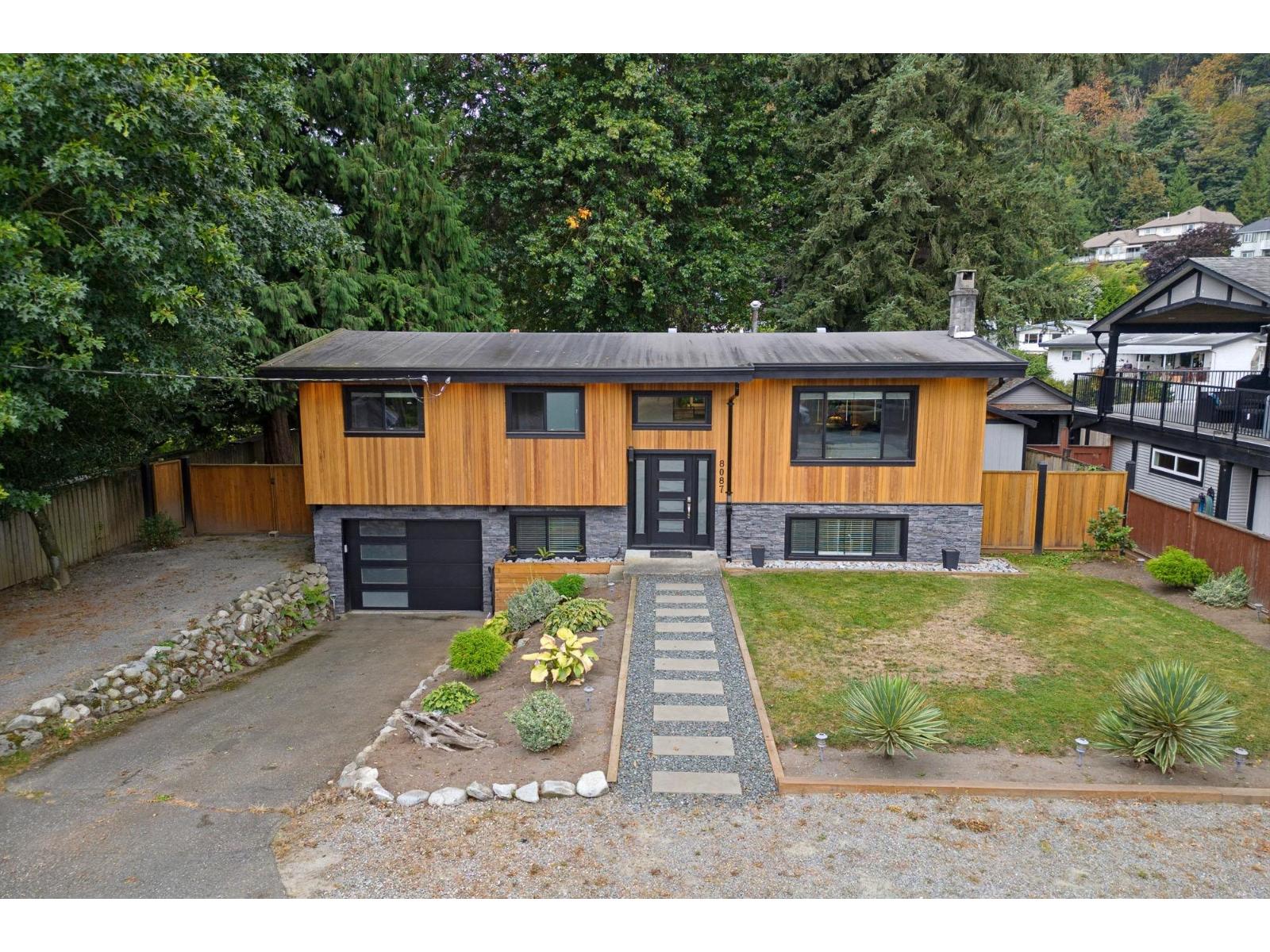 5 Bed, 2 Bath House for Sale in Mission – 8087 MANSON STREET, Mission – MLS# R3162749 - Image 2