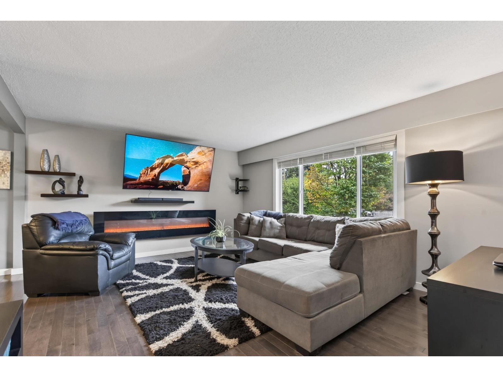 5 Bed, 2 Bath House for Sale in Mission – 8087 MANSON STREET, Mission – MLS# R3162749 - Image 7