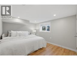 525 Sumas St, Victoria, BC V8T4S4 Photo 40