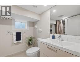 525 Sumas St, Victoria, BC V8T4S4 Photo 35