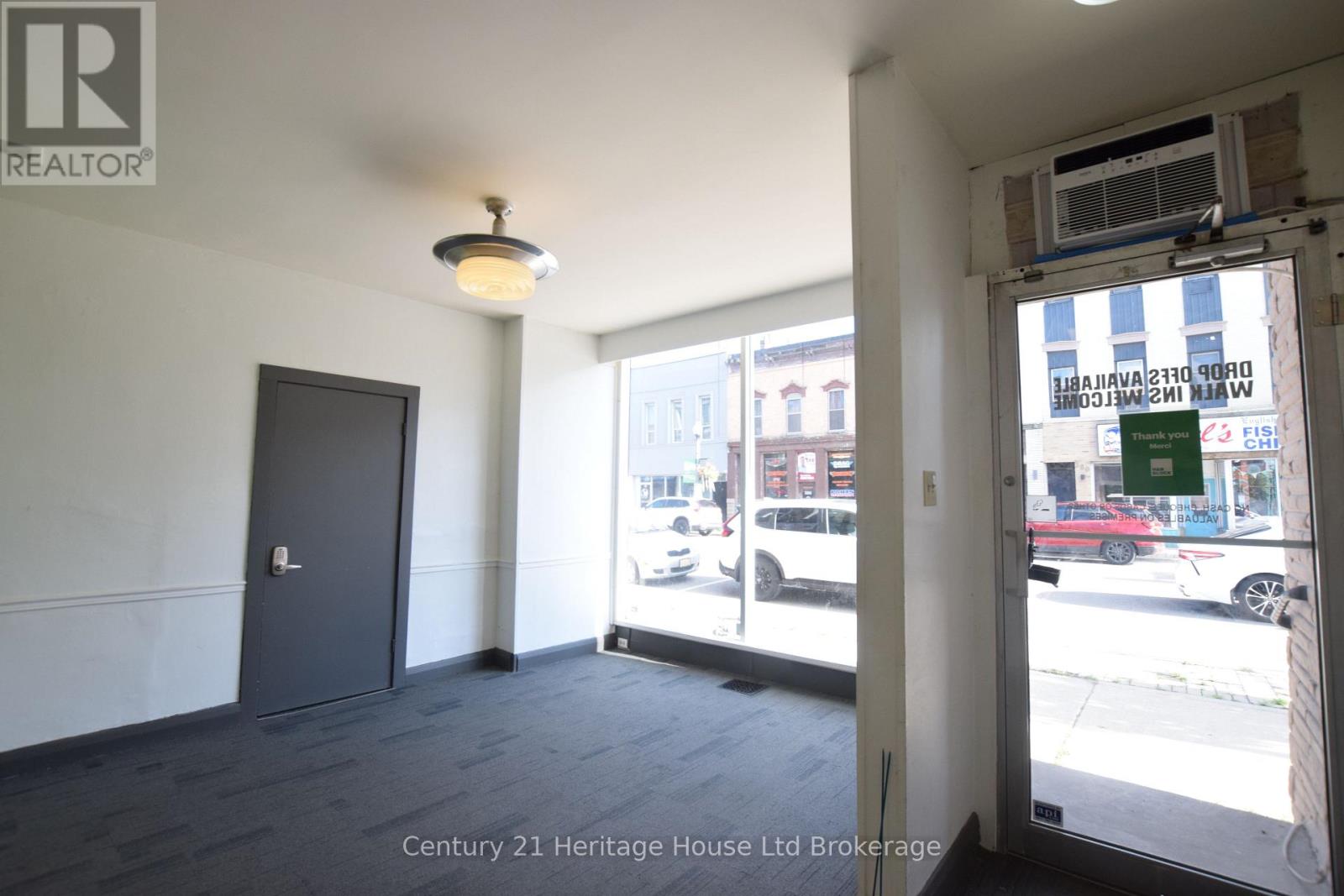 361 DUNDAS STREET, Woodstock (Woodstock - North) — photo 4