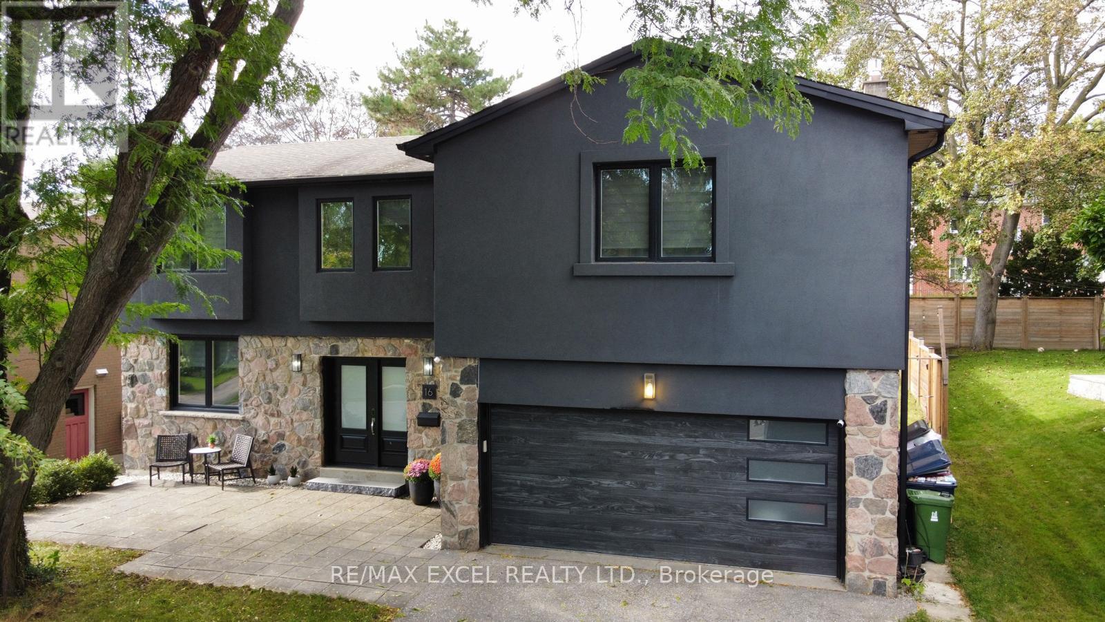 Photo of 16 Aldenham Crescent