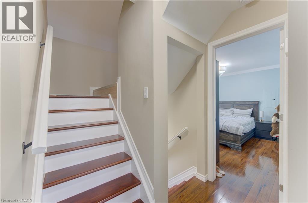 104 MAUSSER Avenue - 19