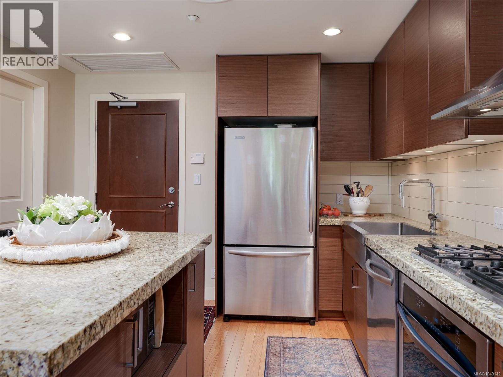 221 1400 Lynburne Place, Langford