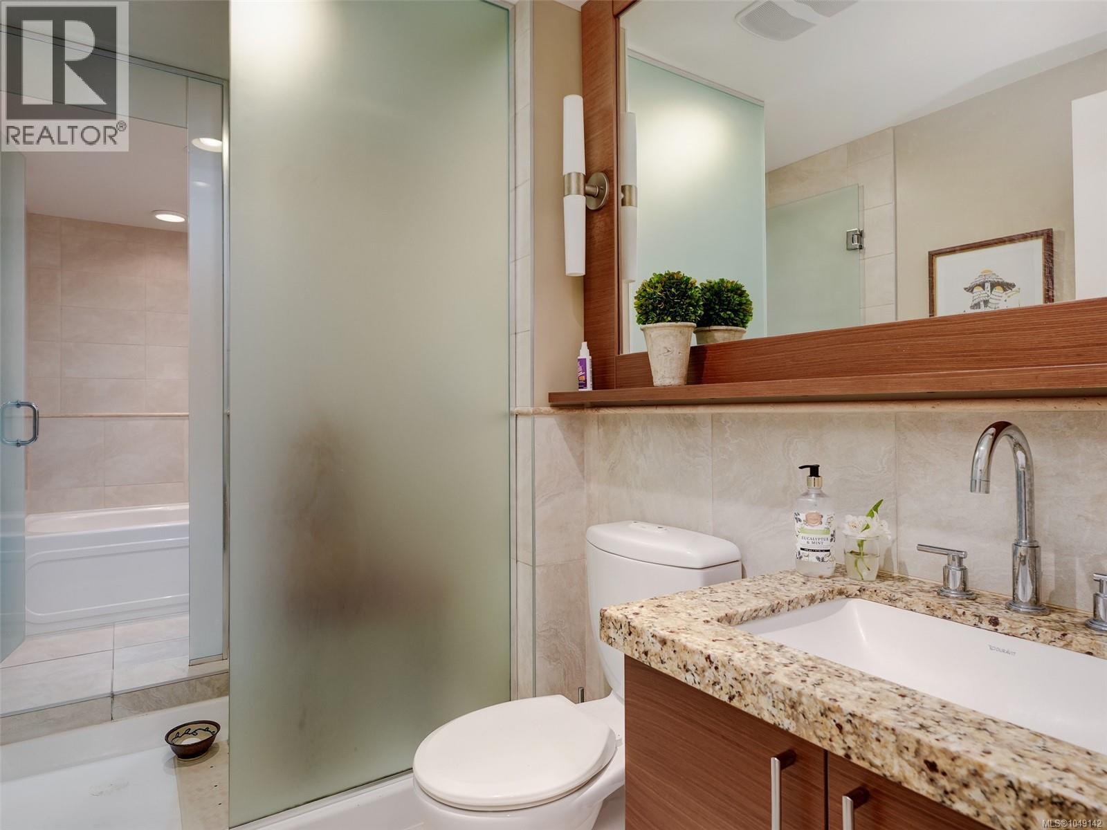 221 1400 Lynburne Place, Langford