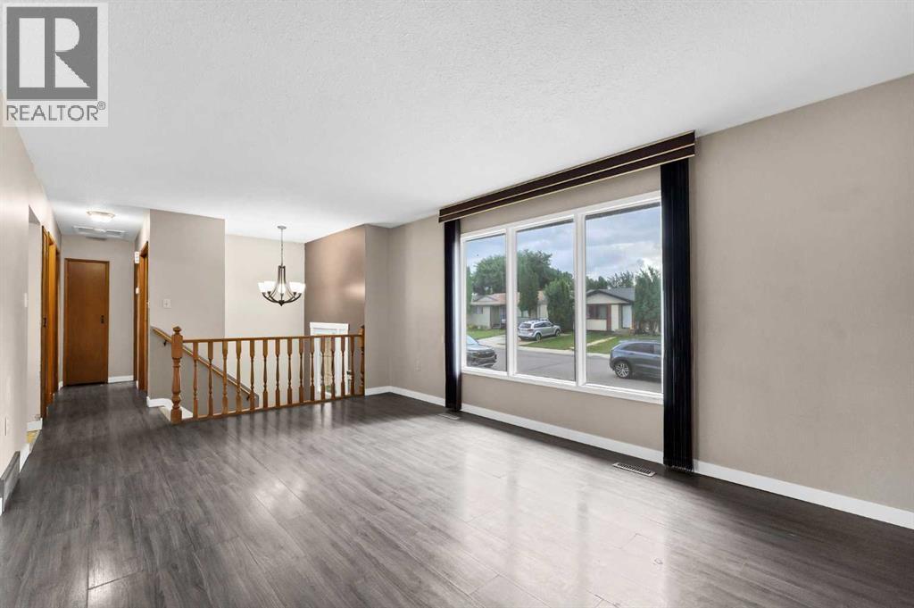 252 Ross Glen Drive SE - 11