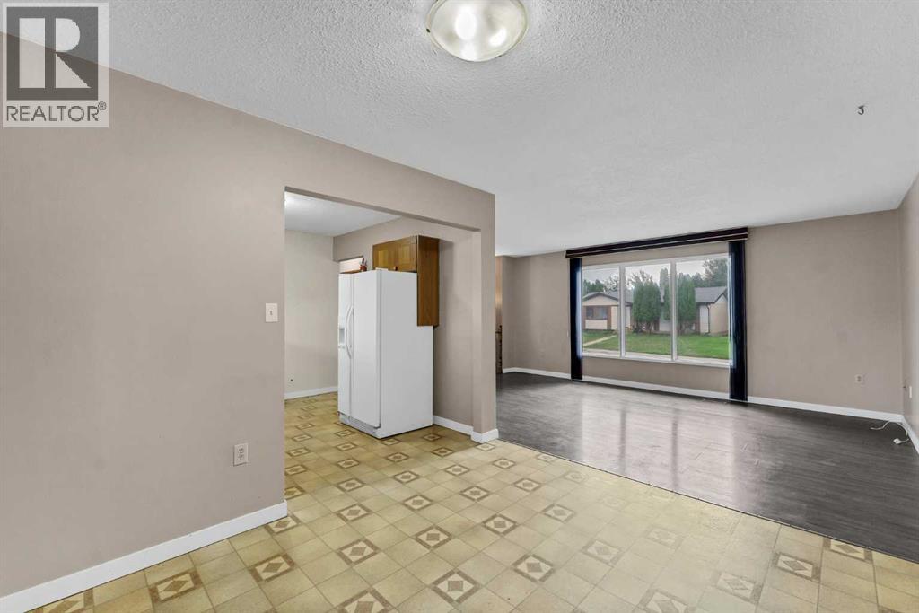 252 Ross Glen Drive SE - 13