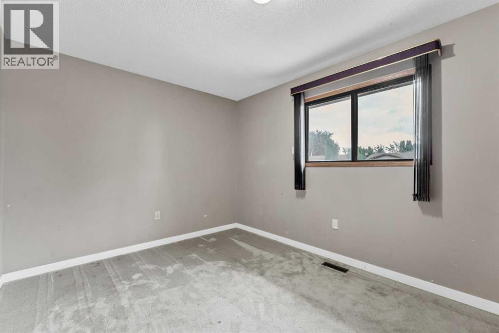252 Ross Glen Drive SE - 20