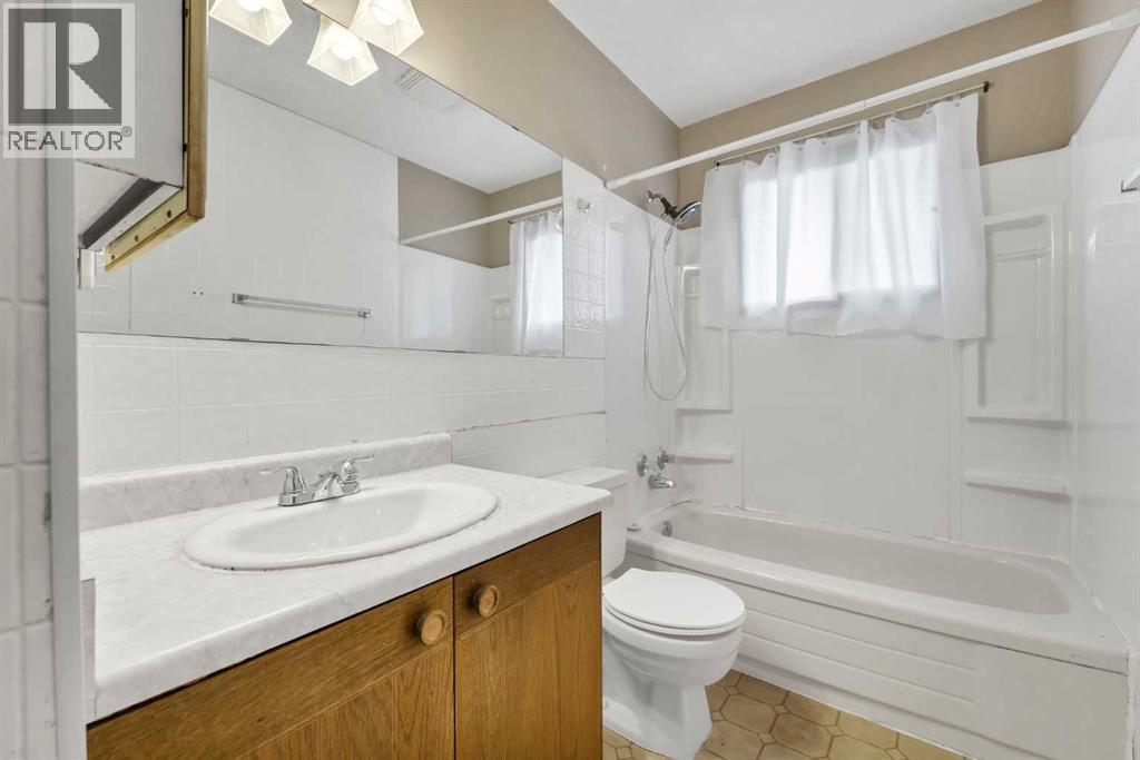 252 Ross Glen Drive SE - Image 24