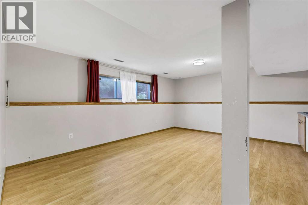 252 Ross Glen Drive SE - 26