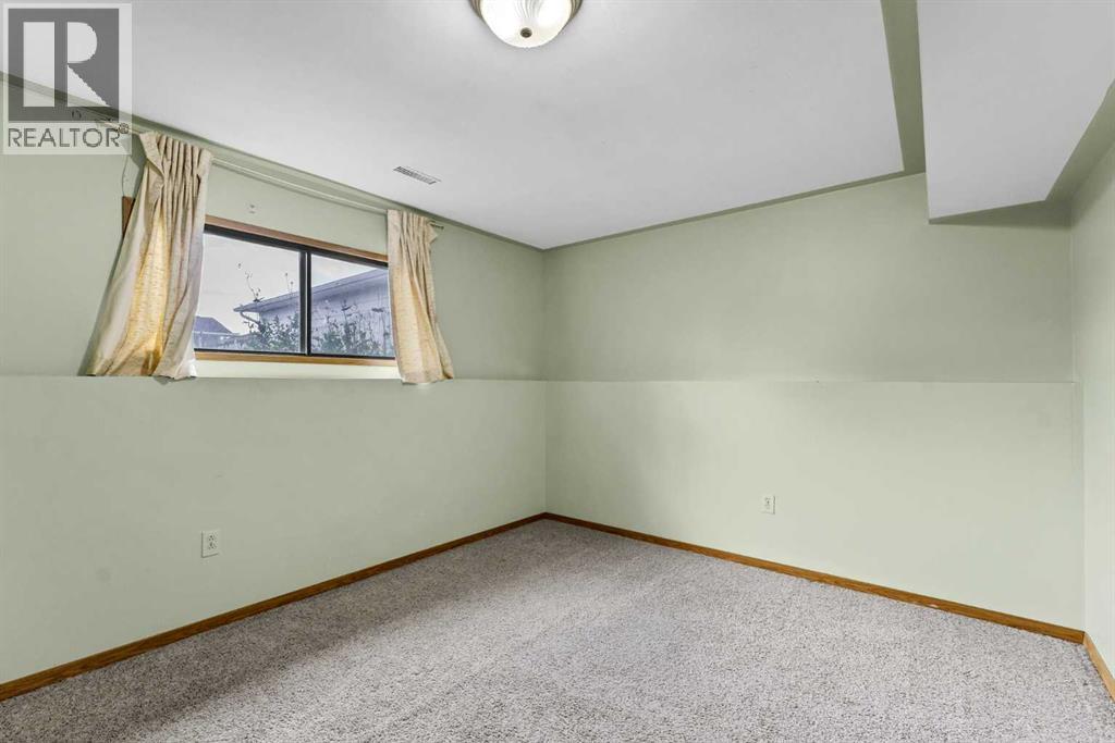 252 Ross Glen Drive SE - Image 33