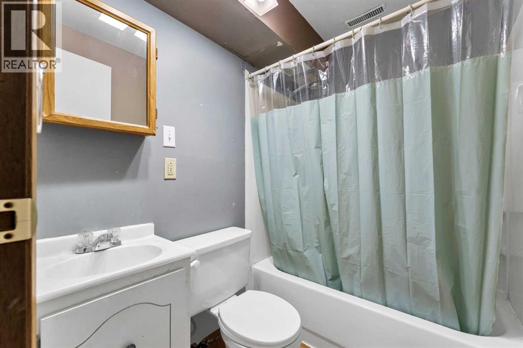252 Ross Glen Drive SE - Image 35