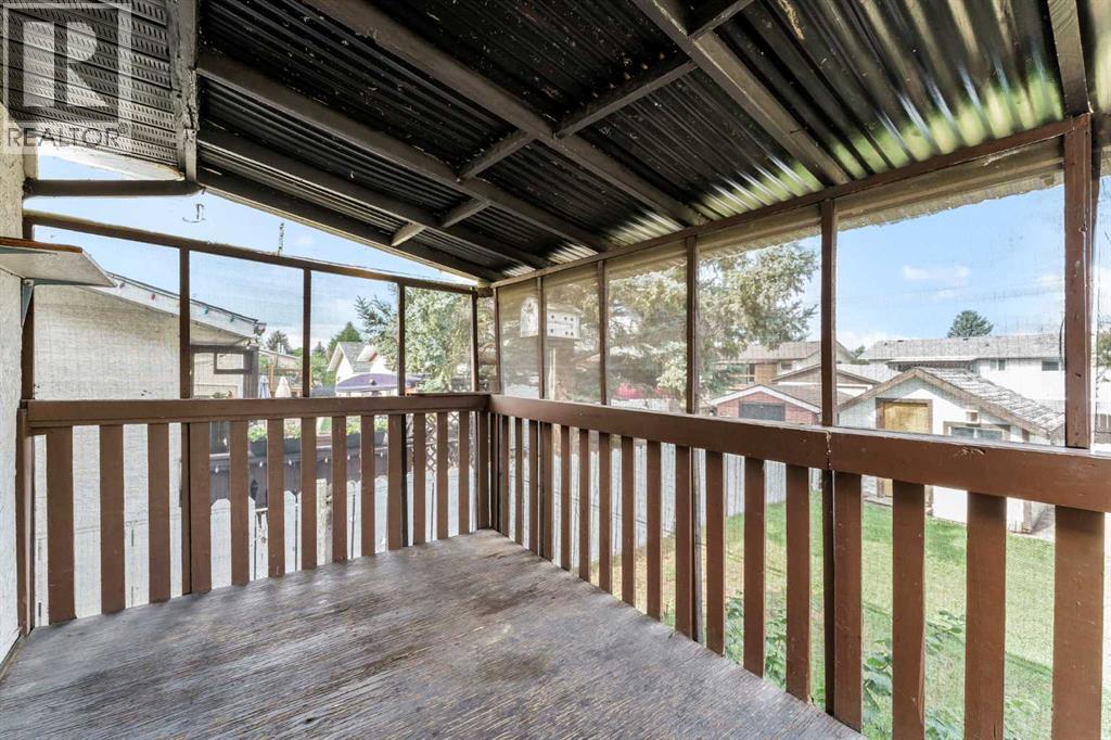 252 Ross Glen Drive SE - 40
