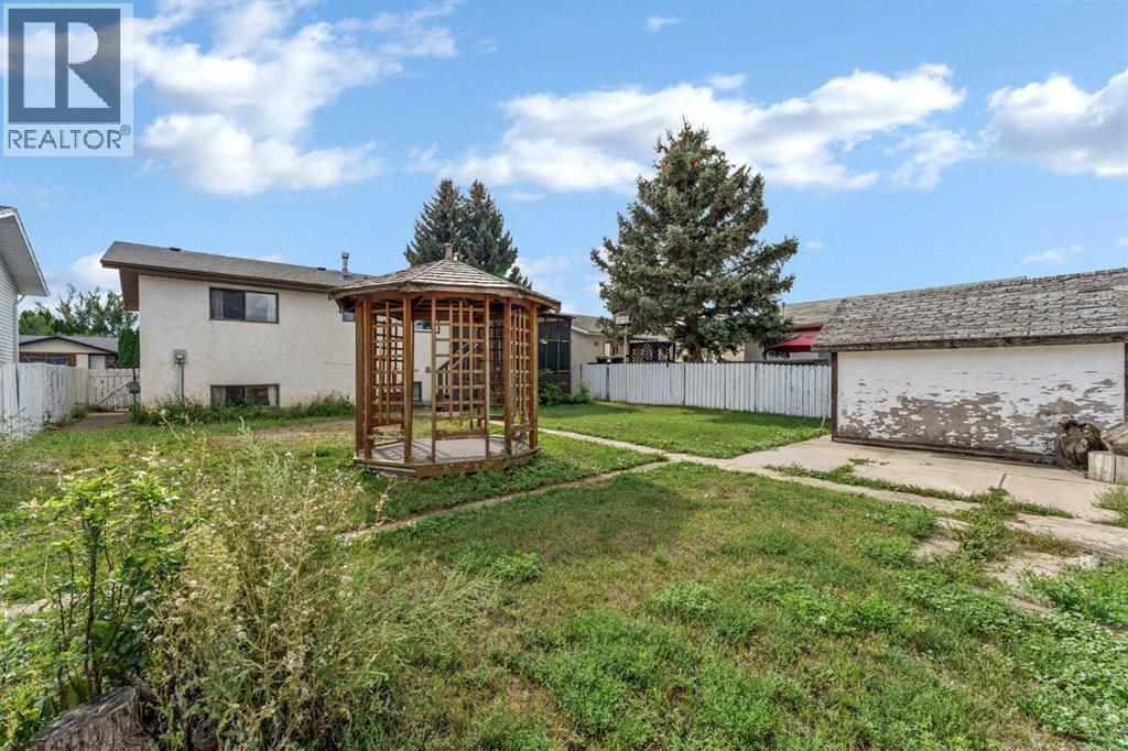 252 Ross Glen Drive SE - 44