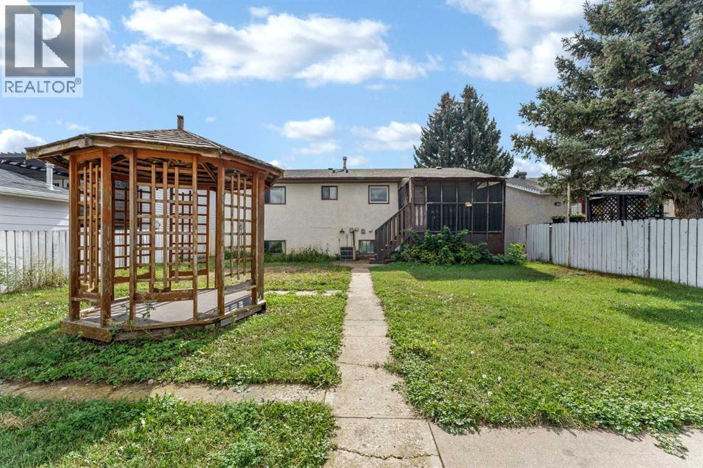 252 Ross Glen Drive SE - 45