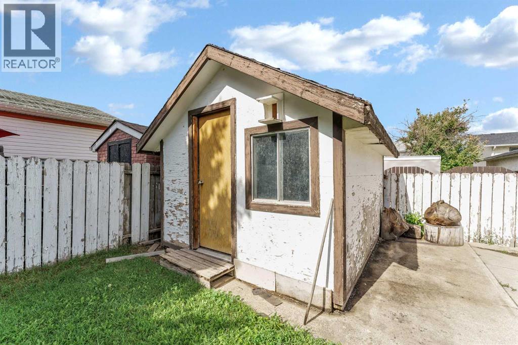252 Ross Glen Drive SE - 49