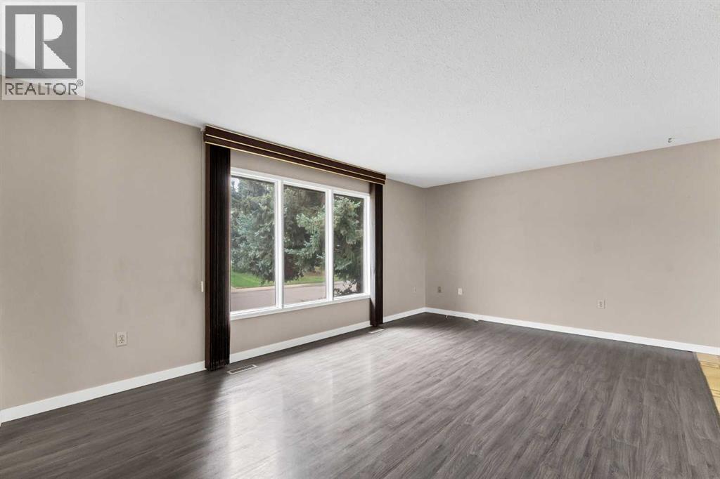 252 Ross Glen Drive SE - 8