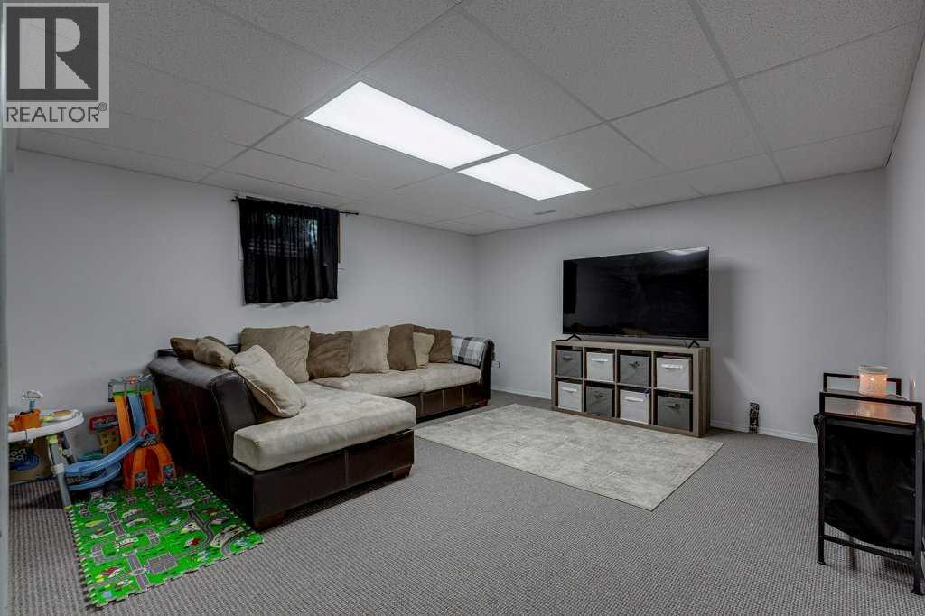 517 Royal Drive - 28