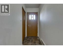 4pc Bathroom - 517 Royal Drive, Trochu, AB T0M2C0 Photo 6