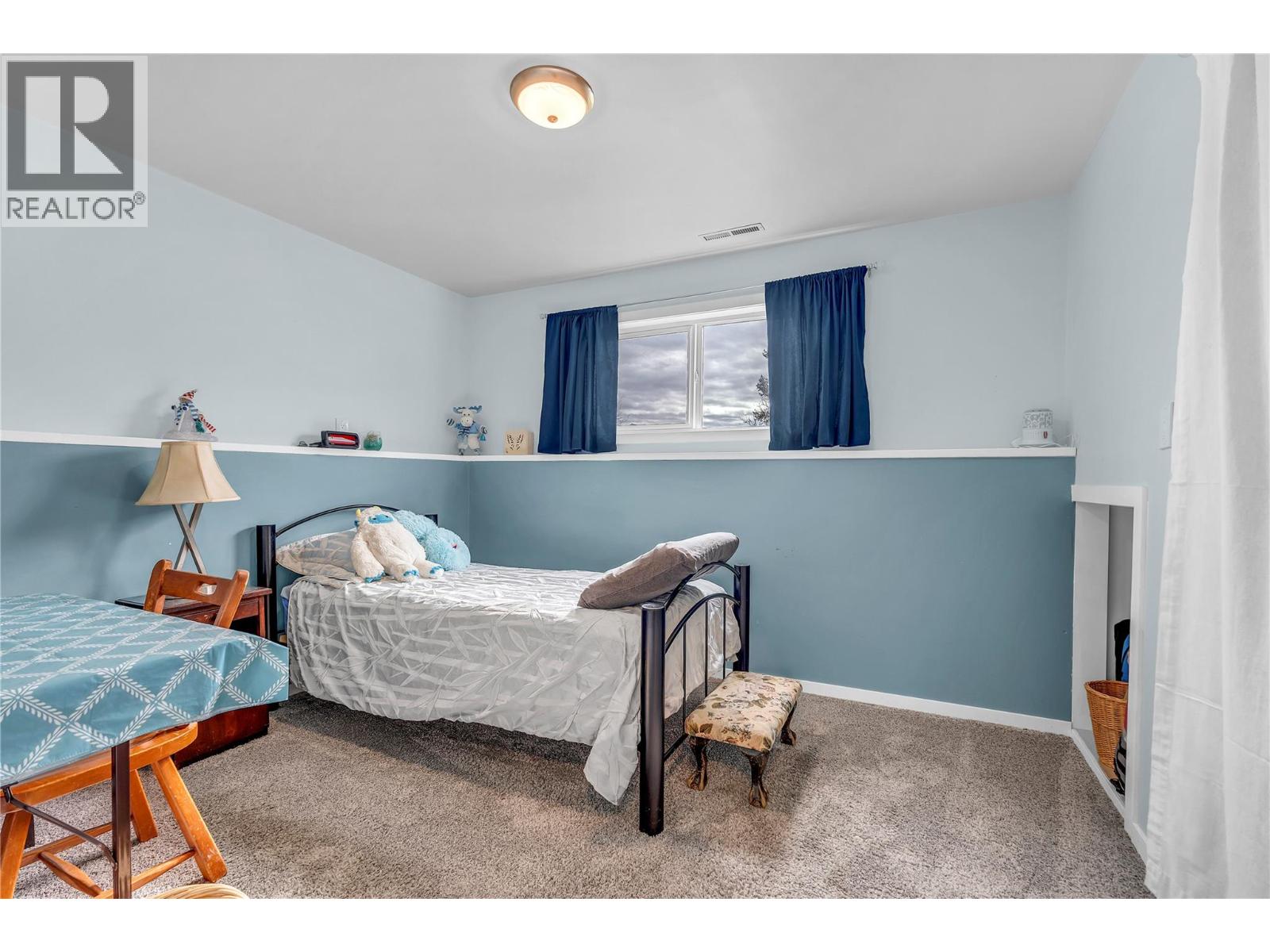738 KETTLE Avenue, Oliver