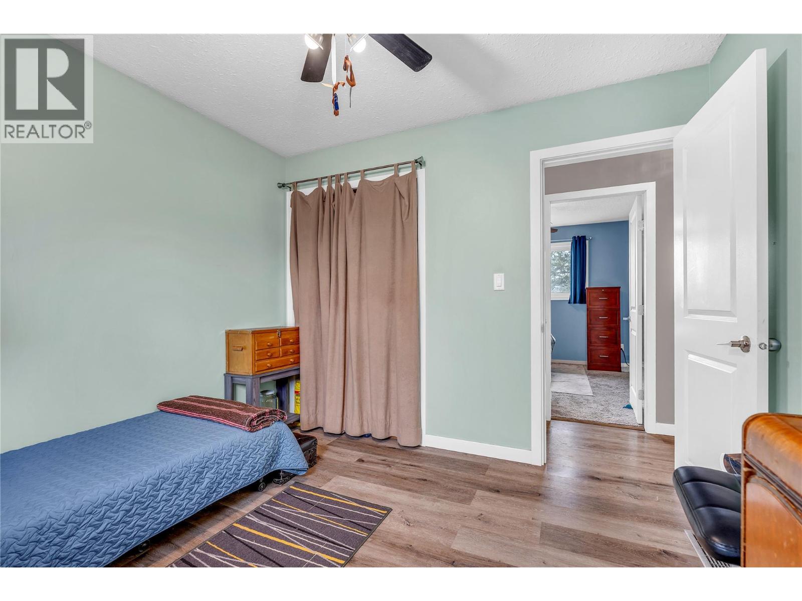 738 KETTLE Avenue, Oliver