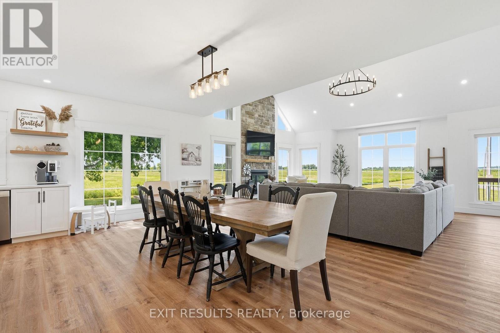 2083 GROVES ROAD - 11
