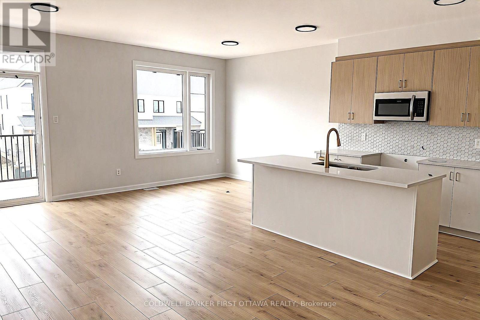 738 HAROLD MATHIE STREET - 2
