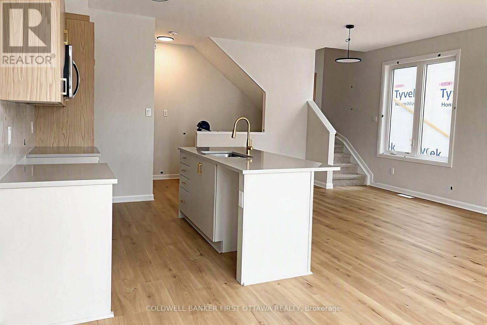 738 HAROLD MATHIE STREET - 3