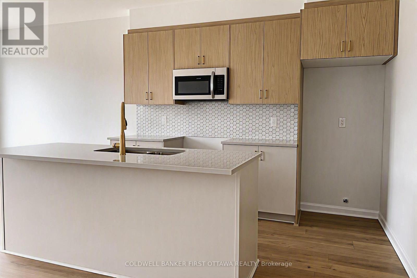 738 HAROLD MATHIE STREET - 4