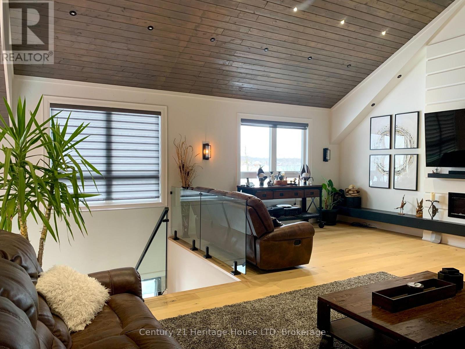 9785 NIAGARA RIVER PARKWAY - 18